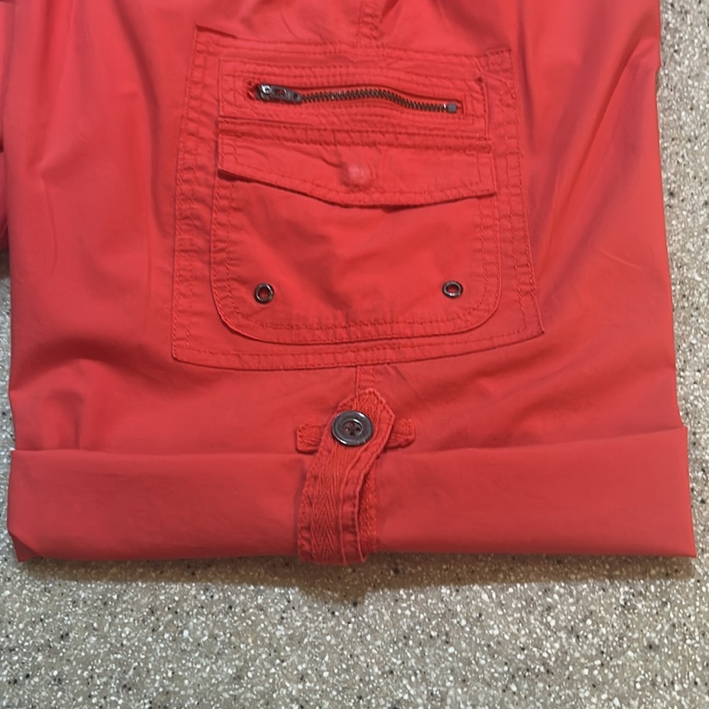 CHICO’s Red Women's Cargo Capris - Size 14-16 (Chico’s 3). - Picture 9 of 9